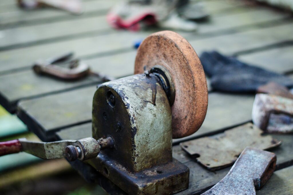BIG-TOOLS-The-Art-of-Sharpening-Tools-Techniques-and-Tools