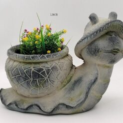 Snail with pot Planter